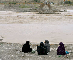 گروه رسانه‌ای صبح‌ساحل - طغیان رودخانه زیارتعلی و «پلی» که ساختش آرزو شده  است